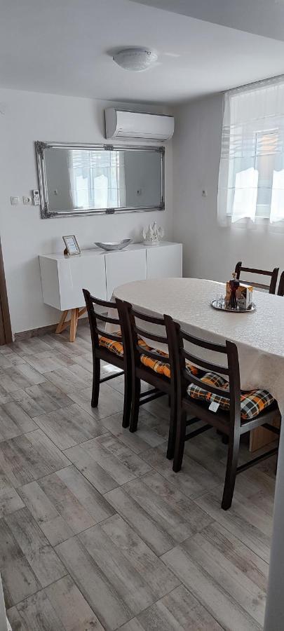 Apartman Leona Kastela Ngoại thất bức ảnh
